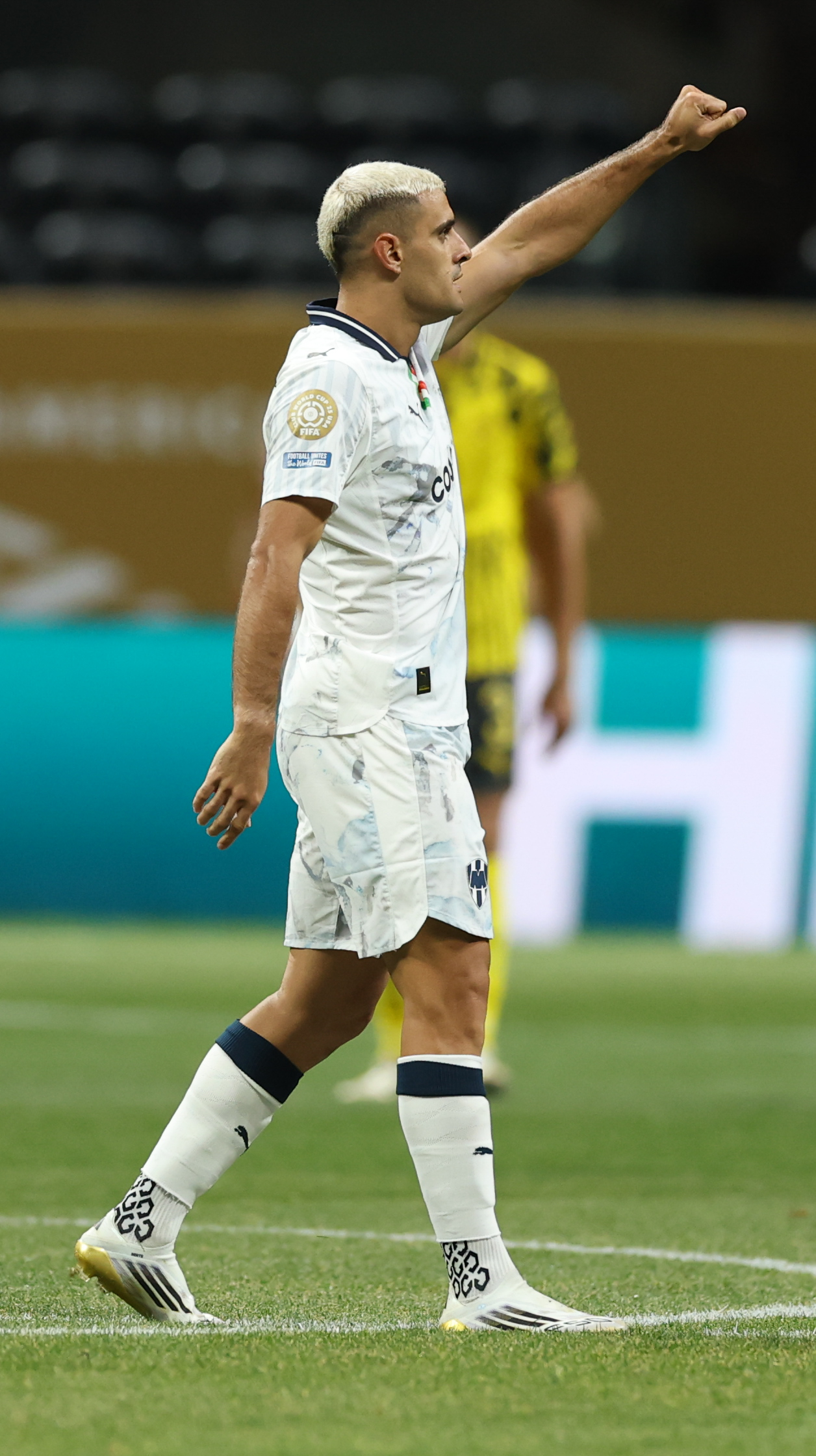 九游娱乐官网-包含刚刚！多特蒙德今晨强势反弹托特纳姆围绕足总杯迎来里程碑，转会期巴塞罗那迎来里程碑的词条