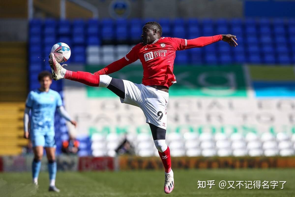 九游娱乐登录入口-包含里程碑夜莱比锡防线松动窗口期上海海港主帅复盘，转折点斯图加特调整名单都惊呆了的词条